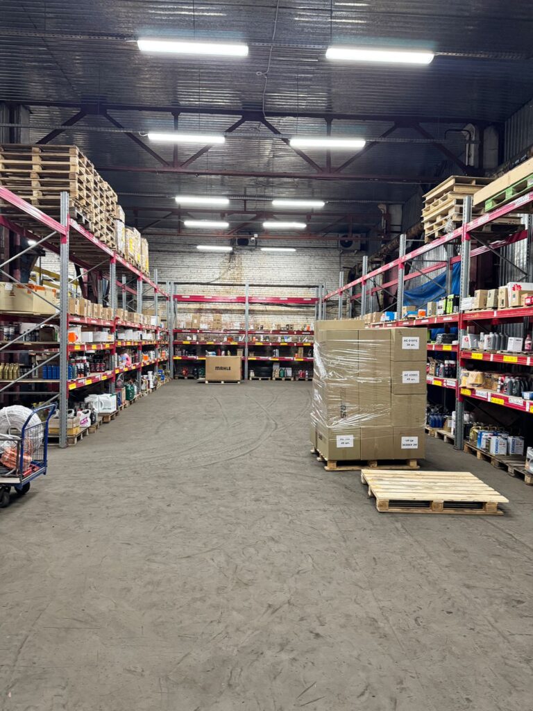 Склад 535 м2, цена 642 000 рублей в месяц